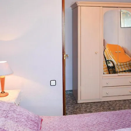Feriehus Three-bedroom Holiday In