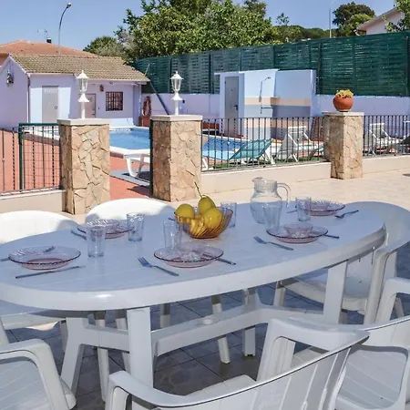 Three-bedroom Holiday In Lloret de Mar