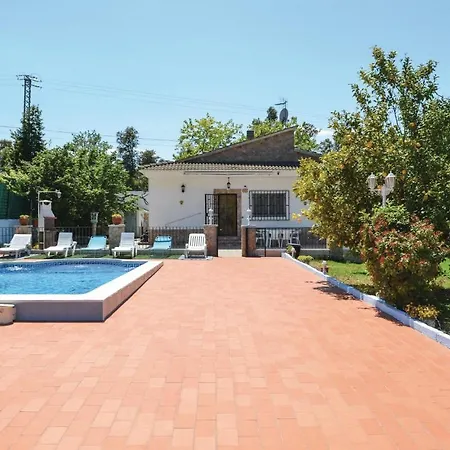 Three-bedroom Holiday In *